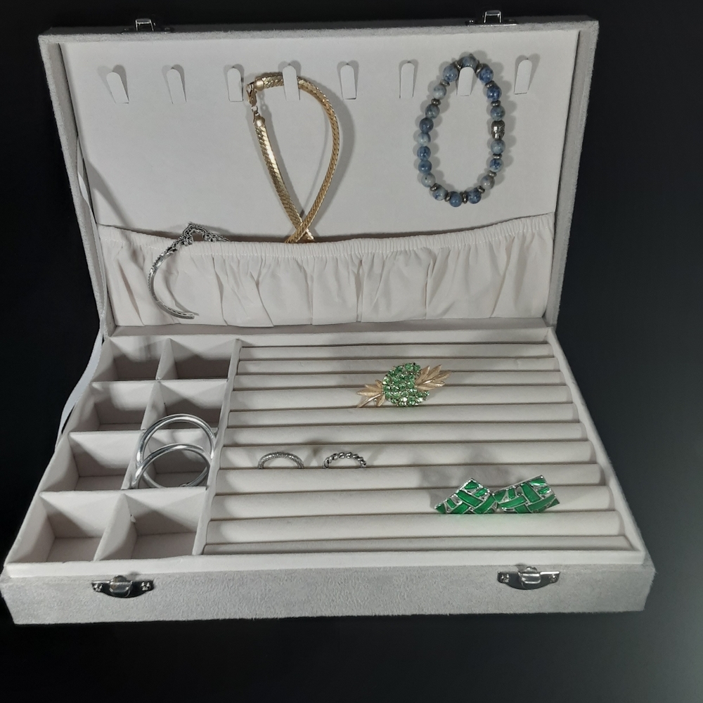 GRAY SUEDE JEWELRY BOX  NWB